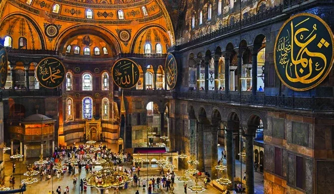 A museum-period overview of Hagia Sophia’s interior